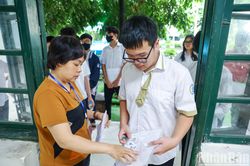 Hơn 105.000 thí sinh Hà Nội bước vào môn thi Ngữ văn