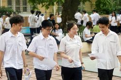Thi vào lớp 10 tại Hà Nội: Thí sinh phấn khởi với đề thi Văn