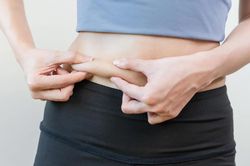 Mách bạn cách giảm mỡ bụng nhanh và an toàn