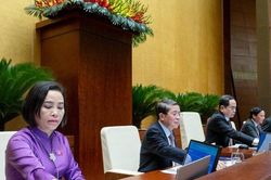 Thông qua Nghị quyết về chương trình xây dựng luật, pháp lệnh năm 2025