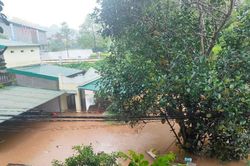 Quảng Ninh: Mưa lớn kéo dài gây ngập úng cục bộ