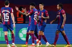 Barca khủng hoảng tài chính, không thể đăng kí 9 ngôi sao cho mùa giải mới