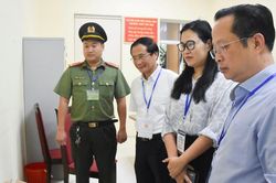 Xôn xao tin lộ đề thi Ngữ văn, Giám đốc Sở GD&ĐT Hà Nội 'lên tiếng'