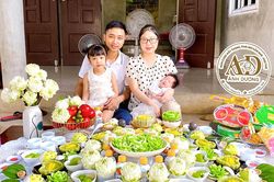 Mâm cỗ đầy tháng rực rỡ sắc màu