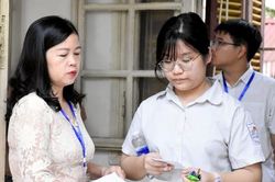 Thí sinh Hà Nội bước vào môn thi cuối của kỳ thi lớp 10