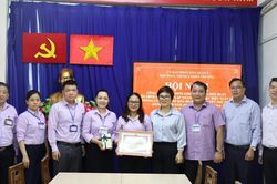 Quận 5 khen thưởng đơn vị xuất sắc trong số hóa hồ sơ giải quyết TTHC