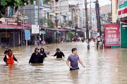 Mưa lớn khiến thành phố Hà Giang chìm trong 'biển nước'