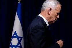 Bộ trưởng phe trung dung rút khỏi Nội các chiến tranh của Israel