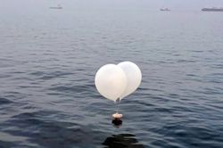 Những quả bóng bay chứa rác làm căng thẳng quan hệ liên Triều