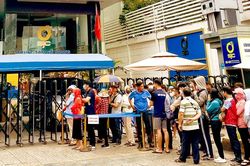 Rồng rắn xếp hàng, vàng bán nhỏ giọt