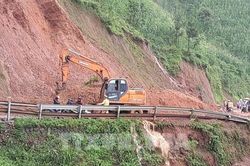 Dự báo thời tiết hôm nay 11/6: Nguy cơ lũ quét và sạt lở đất tại Bắc Bộ