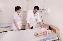 Cắt bỏ thành công khối u xơ tử cung nặng 4 kg