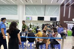 Đề nghị Bộ Công an xử lý hành vi tung tin thiếu vàng, thuê người xếp hàng mua gom vàng