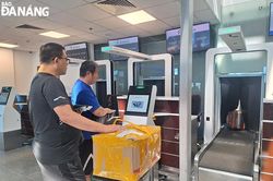 Nhà ga quốc tế Đà Nẵng đưa hệ thống quầy tự gửi hành lý vào hoạt động