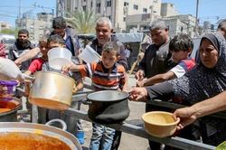 Nhiều người dân tại Dải Gaza chỉ ăn 1 bữa mỗi ngày