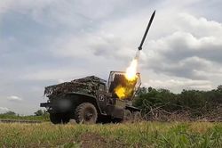 Ukraine căng mình trên 1000km chiến tuyến, Nga lặng lẽ tiến lên