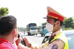 Người đàn ông ở Nghệ An bị phạt 46 triệu đồng vì vi phạm nồng độ cồn, không có giấy phép lái xe