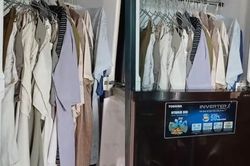 Nghỉ hè về quê chơi, thanh niên ngỡ ngàng khi mở tủ lạnh của bố
