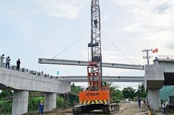 Chạy đua trên công trường cao tốc