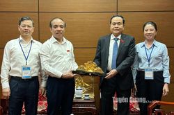 Chủ tịch Quốc hội Trần Thanh Mẫn gặp mặt các đồng chí lãnh đạo tỉnh và Đoàn ĐBQH tỉnh Tuyên Quang