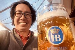 EURO trên từng cây số: 'Chết chìm' trong men say ở Hofbrauhaus