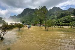 Khuyến cáo du khách tham quan thác Bản Giốc thời điểm mưa lũ