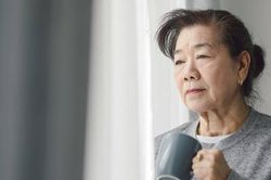20 năm giúp việc cho người lương hưu cao, tôi nhận ra: Tiền là không đủ để hạnh phúc ở những năm cuối đời