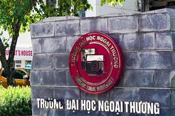 Điểm chuẩn xét tuyển sớm vào trường Đại học Ngoại thương cán mốc 30 điểm