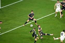 Nhật ký EURO bằng thơ: Đức - Scotland 5 - 1