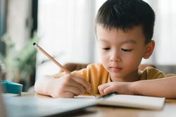 Cách thấu hiểu và khích lệ hiệu quả đứa trẻ hướng nội