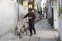 Người đàn ông Hà Nội nên duyên với 13 người phụ nữ, sống hòa thuận và yêu thương nhau