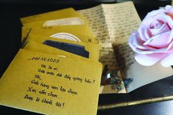 'Trạm Ôm một cái' - Nơi chấp bút cho những lá thư tay