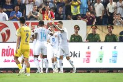 Tin nóng bóng đá Việt 18/6: HLV Kim Sang Sik bất ngờ chia tay trợ lý, Nam Định chưa thể vô địch V-League sớm