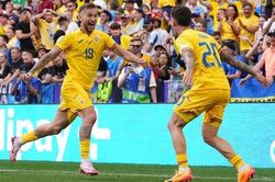 Nhật ký EURO bằng thơ (Romania 3 - 0 Ukraine): Romania - Chẳng phải tay vừa