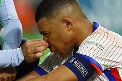 Báo Pháp cập nhật mới nhất tình trạng của Mbappe, phải ngồi ngoài lâu hơn dự kiến