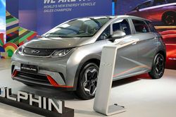 Đánh giá nhanh BYD Dolphin: Xe điện cùng phân khúc Toyota Yaris