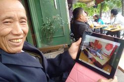 Người đàn ông có 8 vợ 27 con, luôn mong muốn gia đình hòa thuận và vui vẻ