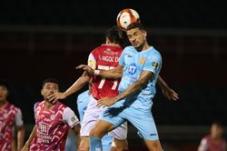 Vòng 24 V-League 2023/24: Nam Định 'cắt đuôi' Bình Định, HAGL khó thoát hiểm
