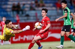 Tin nóng bóng đá Việt 20/6: Rộ tin Quang Hải ở lại CAHN, thủ môn Việt kiều thuyết phục HLV Kim Sang Sik