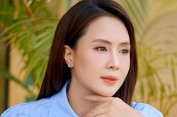 Hồng Diễm khoe ảnh xinh, dàn mỹ nam phim VTV tràn vào bình luận