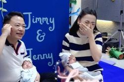 Phương Oanh bật cười nắc nẻ vì sự bối rối của Shark Bình khi bế con