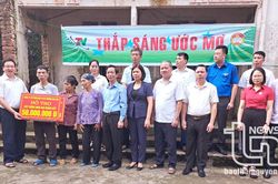 'Thắp sáng ước mơ' cho hộ nghèo tại 2 xã Nhã Lộng và Điềm Thụy