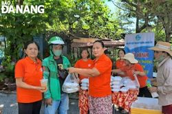 Ấm lòng những suất ăn 0 đồng