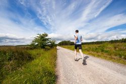 Cách tập luyện để chạy bán marathon: Hướng dẫn đầy đủ cho bạn