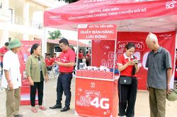 Viettel Điện Biên tổ chức 'Ngày hội đổi máy 4G'