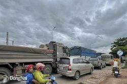 Ùn tắc kéo dài trên quốc lộ 51 và đường cao tốc Thành phố Hồ Chí Minh - Long Thành - Dầu Giây vào chiều cuối tuần