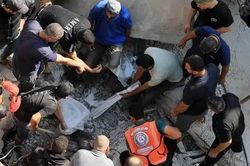 Israel tiếp tục tấn công Dải Gaza, hàng chục người thiệt mạng