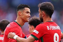 Người hâm mộ tìm ra lý do cực bất ngờ đằng sau pha kiến tạo của Ronaldo cho Fernandes