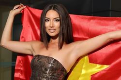 Miss Supranational 2024: Lydie Vũ quyến rũ, nhiều hoa hậu bị chê già