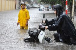 Thời tiết Hà Nội 3 ngày tới: Mưa giông liên tiếp, nguy cơ ngập úng